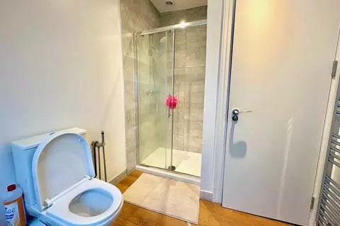 1 bedroom in a house share to rent - View 5