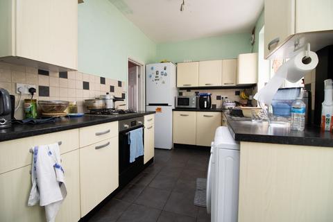 3 bedroom semi-detached house for sale, Astill Drive, Leicester, LE4