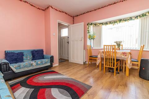 3 bedroom semi-detached house for sale, Astill Drive, Leicester, LE4
