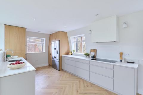 4 bedroom penthouse to rent, 174 Hills Road, Cambridge CB2