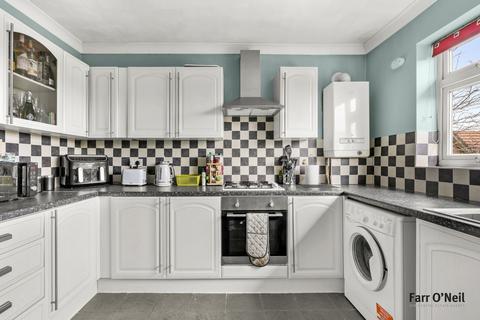 2 bedroom apartment for sale, Cedar Close, Buckhurst Hill, IG9