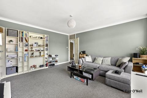 2 bedroom apartment for sale, Cedar Close, Buckhurst Hill, IG9