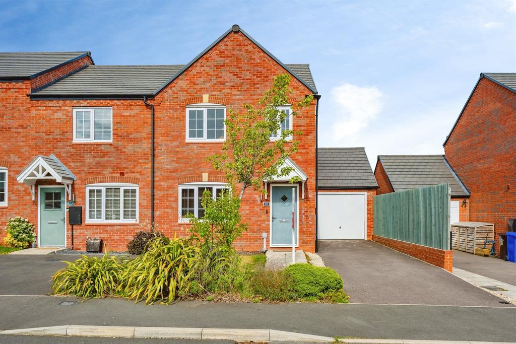 3 bedroom end of terrace house for sale