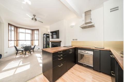 1 bedroom flat for sale, Percy Road, London W12