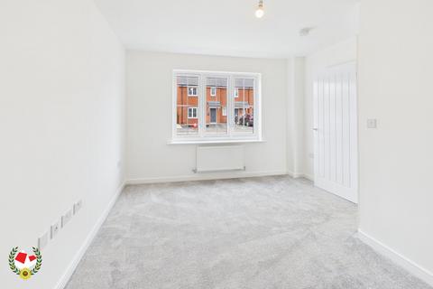 3 bedroom end of terrace house for sale, Hunts Grove Drive, Hardwicke, GL2