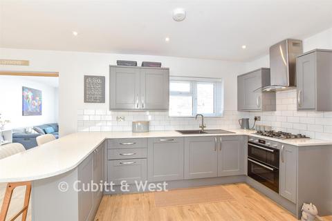 3 bedroom semi-detached house for sale, Garsons Road, Emsworth PO10