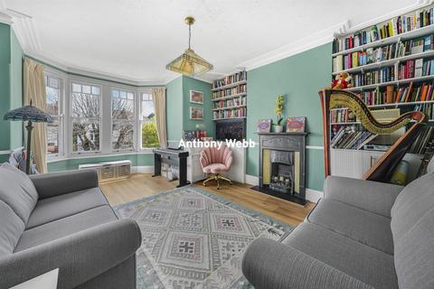 2 bedroom flat for sale, Lakeside Road, Palmers Green, N13