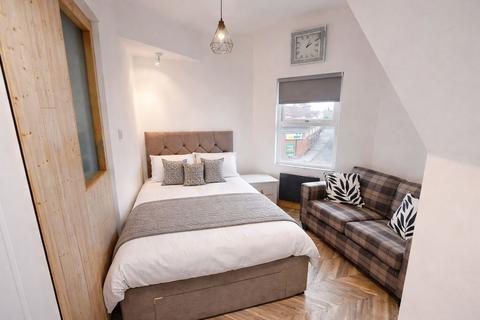 Studio to rent, Cardigan Road, Hyde Park LS6