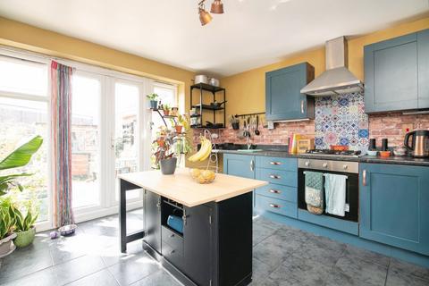 3 bedroom semi-detached house for sale, Chafery Drive, Wednesbury, WS10