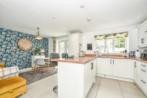 4 bedroom detached house for sale, Hurricane Drive, Calne