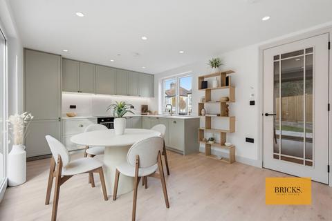 undefined, Forest Drive, Woodford Green IG8