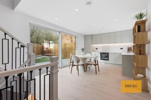 undefined, Forest Drive, Woodford Green IG8