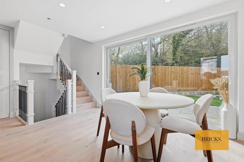 undefined, Forest Drive, Woodford Green IG8