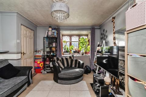 3 bedroom semi-detached house for sale, Gothic Close, Nottingham, Nottinghamshire, NG6