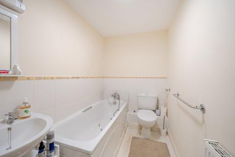 2 bedroom flat for sale, The Lamports, Alton, Hampshire, GU34