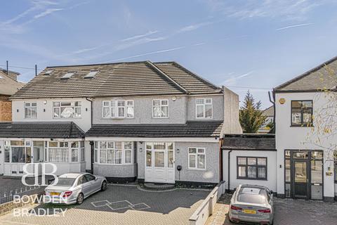 5 bedroom semi-detached house for sale, Clayhall Avenue, Clayhall, IG5