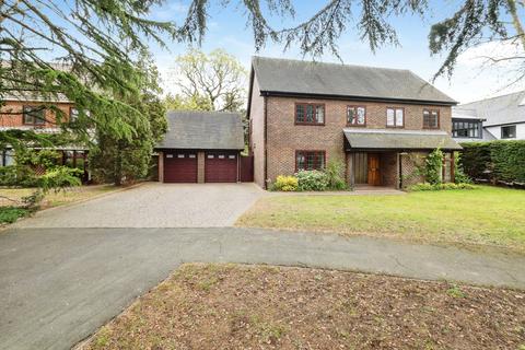 4 bedroom detached house for sale, The Woodfines, Hornchurch, RM11