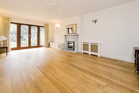 4 bedroom detached house for sale, The Woodfines, Hornchurch, RM11