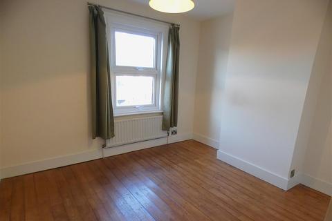2 bedroom terraced house to rent, Malta Road, Cambridge CB1