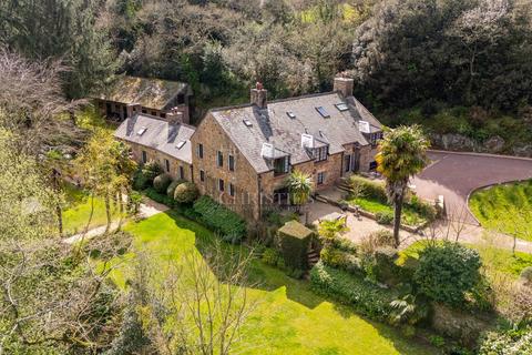 5 bedroom detached house for sale, Pont Marquet Farm