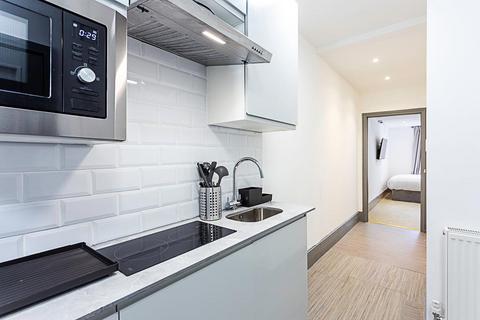 Studio to rent, Bond Street, Ealing, London, W5
