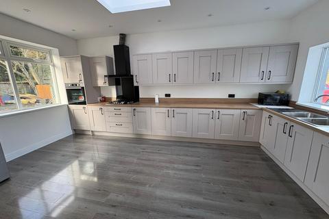 1 bedroom in a house share to rent, Watling Street, Cannock, WS11