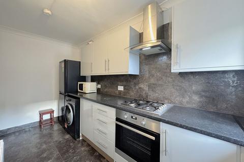 1 bedroom flat for sale, Landseer Avenue, Manor Park, London, E12