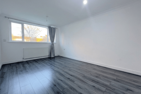 1 bedroom flat for sale, Landseer Avenue, Manor Park, London, E12
