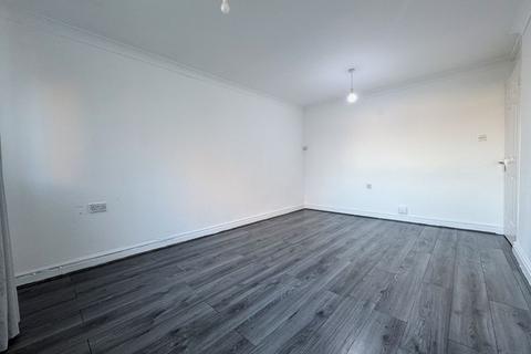 1 bedroom flat for sale, Landseer Avenue, Manor Park, London, E12