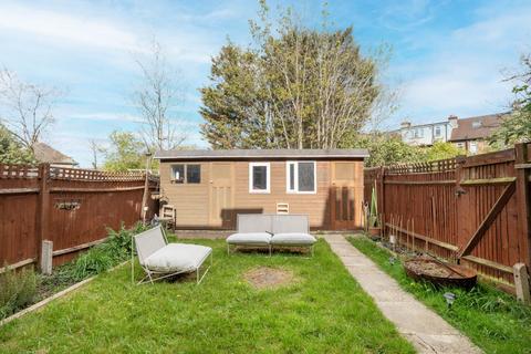 2 bedroom maisonette for sale, Errol Gardens, New Malden
