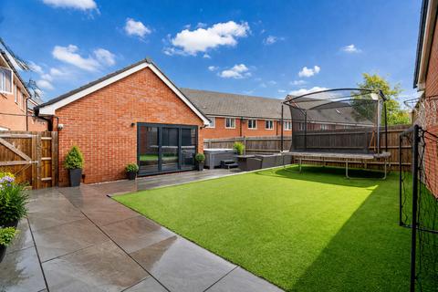 4 bedroom detached house for sale, Willis Street Newton Leys, Milton Keynes, MK3