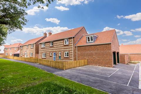 4 bedroom detached house for sale, Hoe Lane, North Baddesley, Southampton