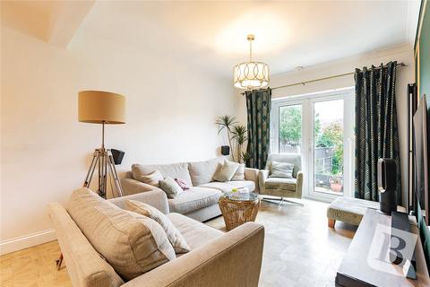 4 bedroom semi-detached house for sale, Court Avenue, Romford, RM3