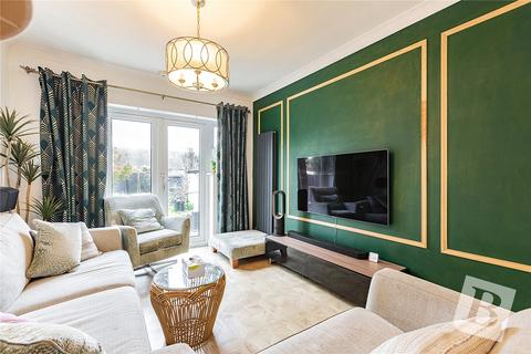 4 bedroom semi-detached house for sale, Court Avenue, Romford, RM3