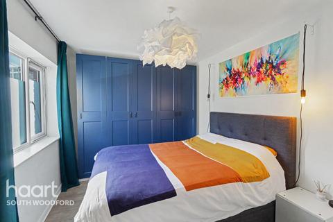 undefined, Hermitage Walk, London