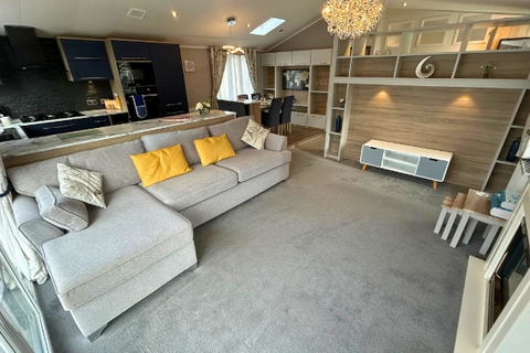 2 bedroom park home for sale, Hoburne Cotswold Reach