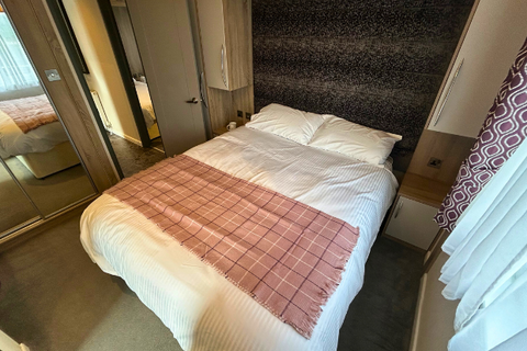 2 bedroom park home for sale, Hoburne Cotswold Reach