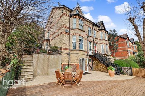 Semi-detached house - Serpentine Road, Newport