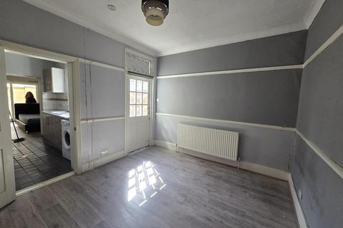 4 bedroom house to rent, Victoria Road, Barnet