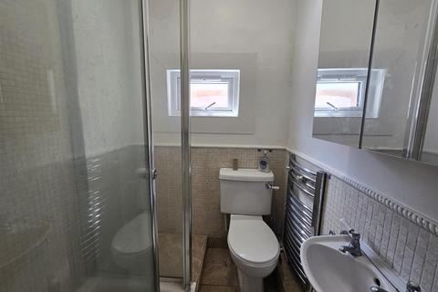 4 bedroom house to rent, Victoria Road, Barnet
