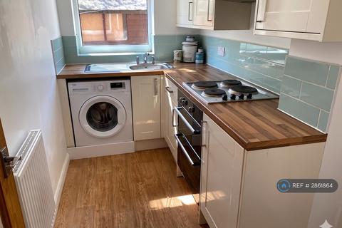 2 bedroom terraced house to rent, Woodvale Close, Lincoln, LN6