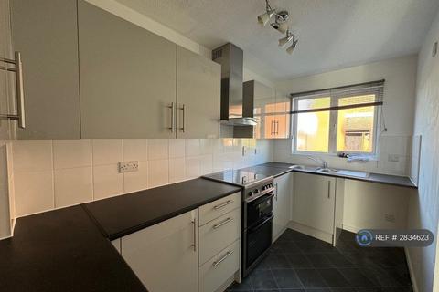 2 bedroom terraced house to rent, Dickens Court, Biggleswade, SG18
