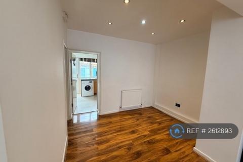2 bedroom end of terrace house to rent, Rowlands Road, Dagenham, RM8