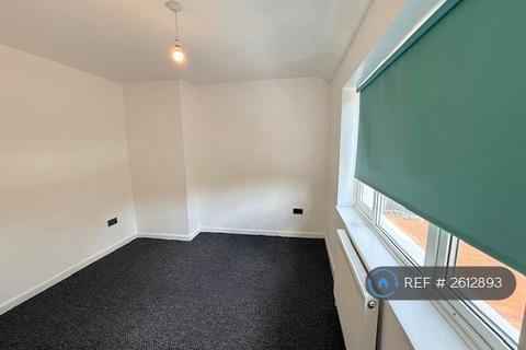 2 bedroom end of terrace house to rent, Rowlands Road, Dagenham, RM8
