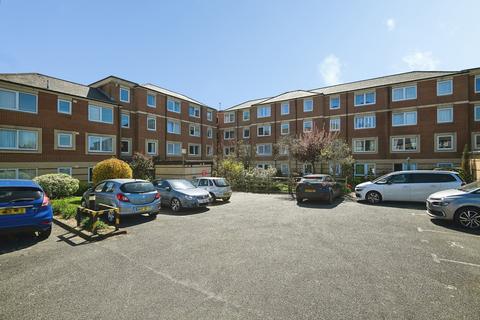 2 bedroom flat for sale, Hengist Court, Marsham Street, Maidstone, Kent, ME14