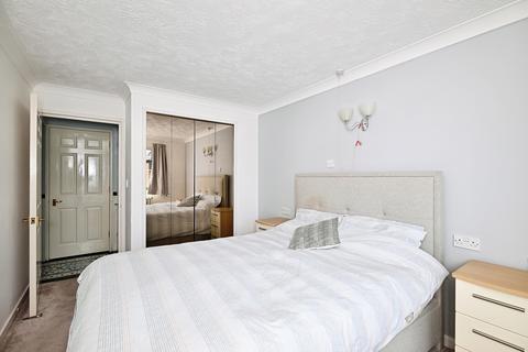 2 bedroom flat for sale, Hengist Court, Marsham Street, Maidstone, Kent, ME14