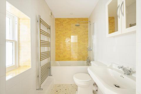 2 bedroom flat for sale, Thurlow Road, London NW3