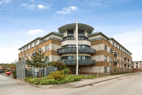 2 bedroom flat for sale, Pond Road, Farnborough, GU14
