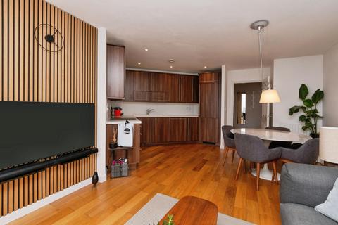2 bedroom flat for sale, Pond Road, Farnborough, GU14