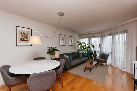 2 bedroom flat for sale, Pond Road, Farnborough, GU14
